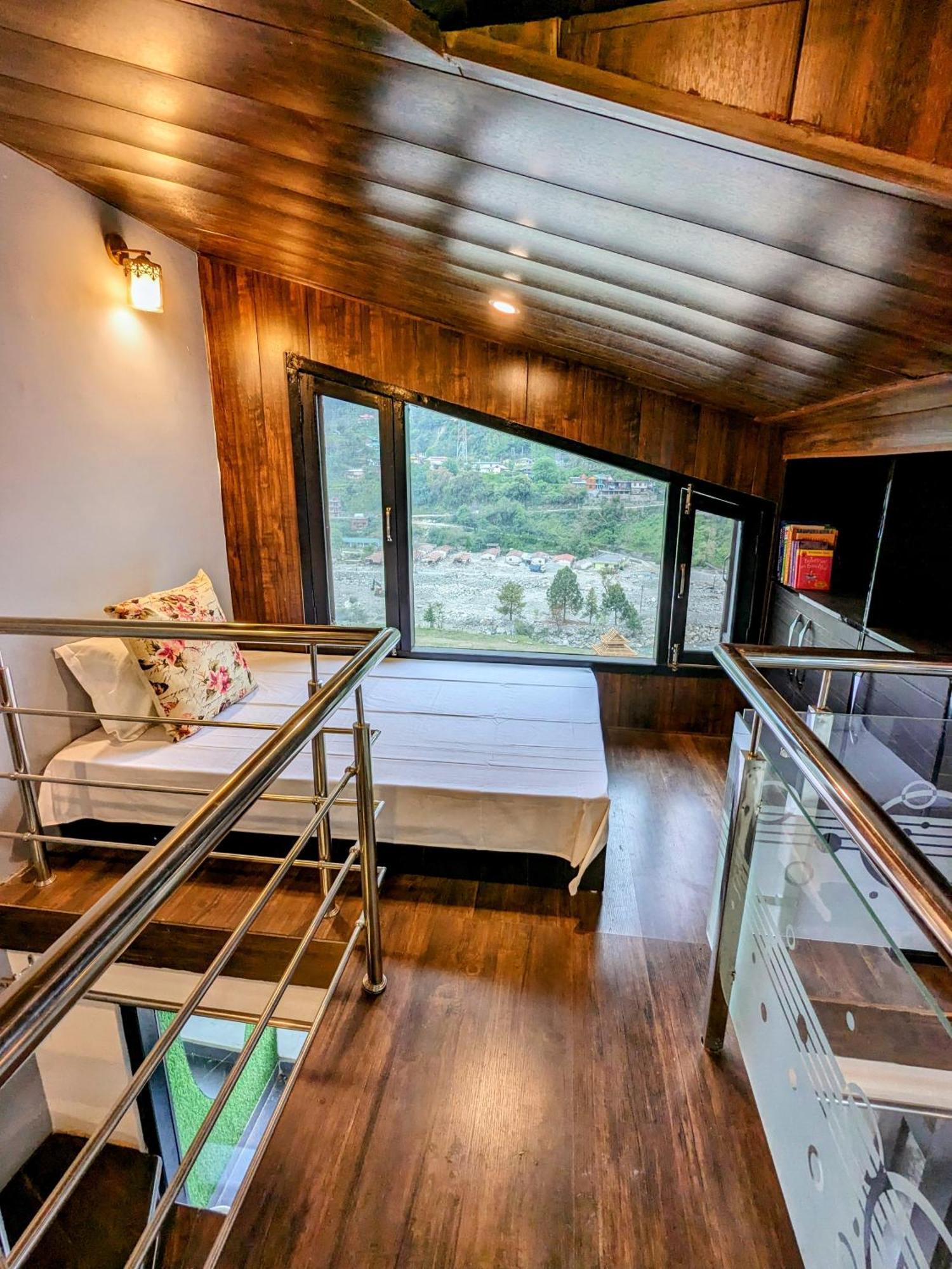 Kavi'S Vacation Homes - Sainj Kültér fotó